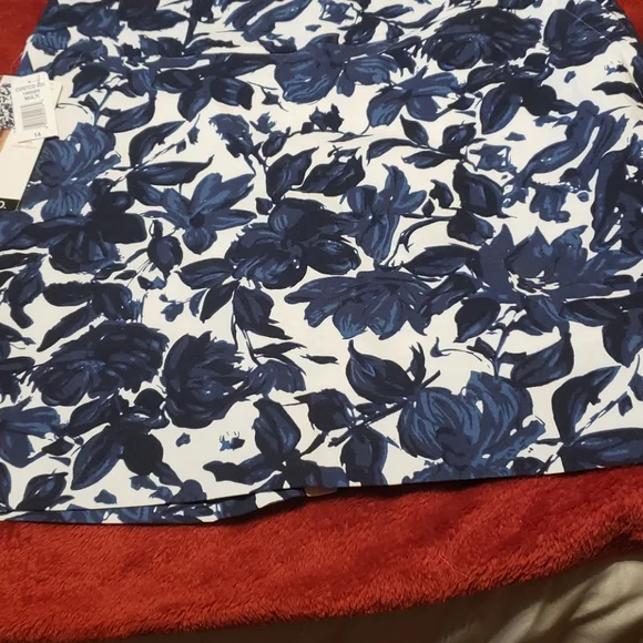 Skort - Picture 2 of 5